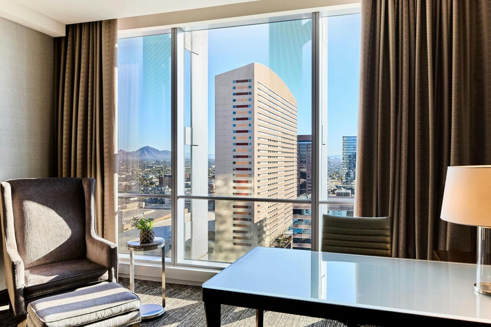 The Westin Phoenix Downtown Exterior photo